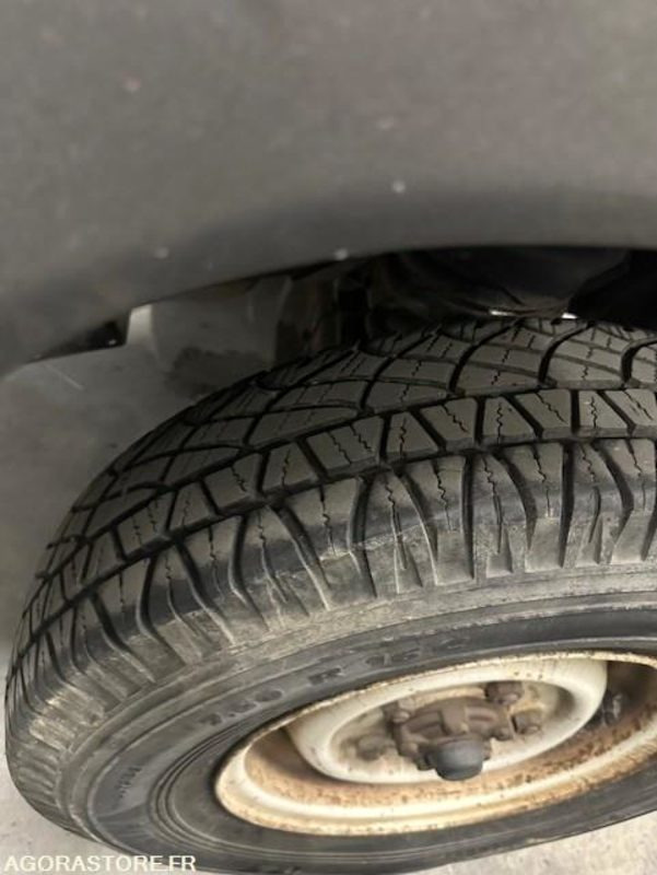 SUV/ Todoterreno LAND ROVER DEFENDER I 110 2.5 Td5 Pickup 122cv BA-266-HR
