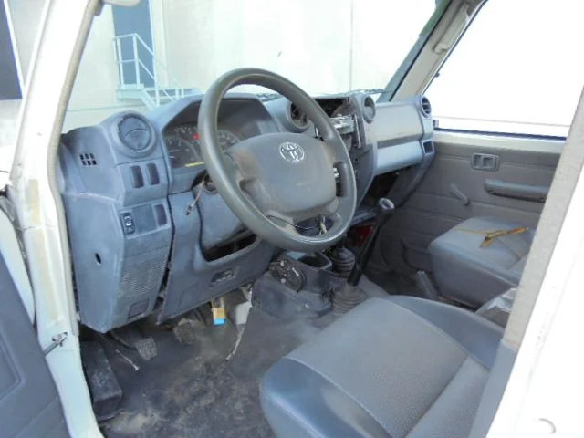 Coche Toyota Land Cruiser HZJ79L 4X4 PICKUP CAB DAMAGE: foto 8