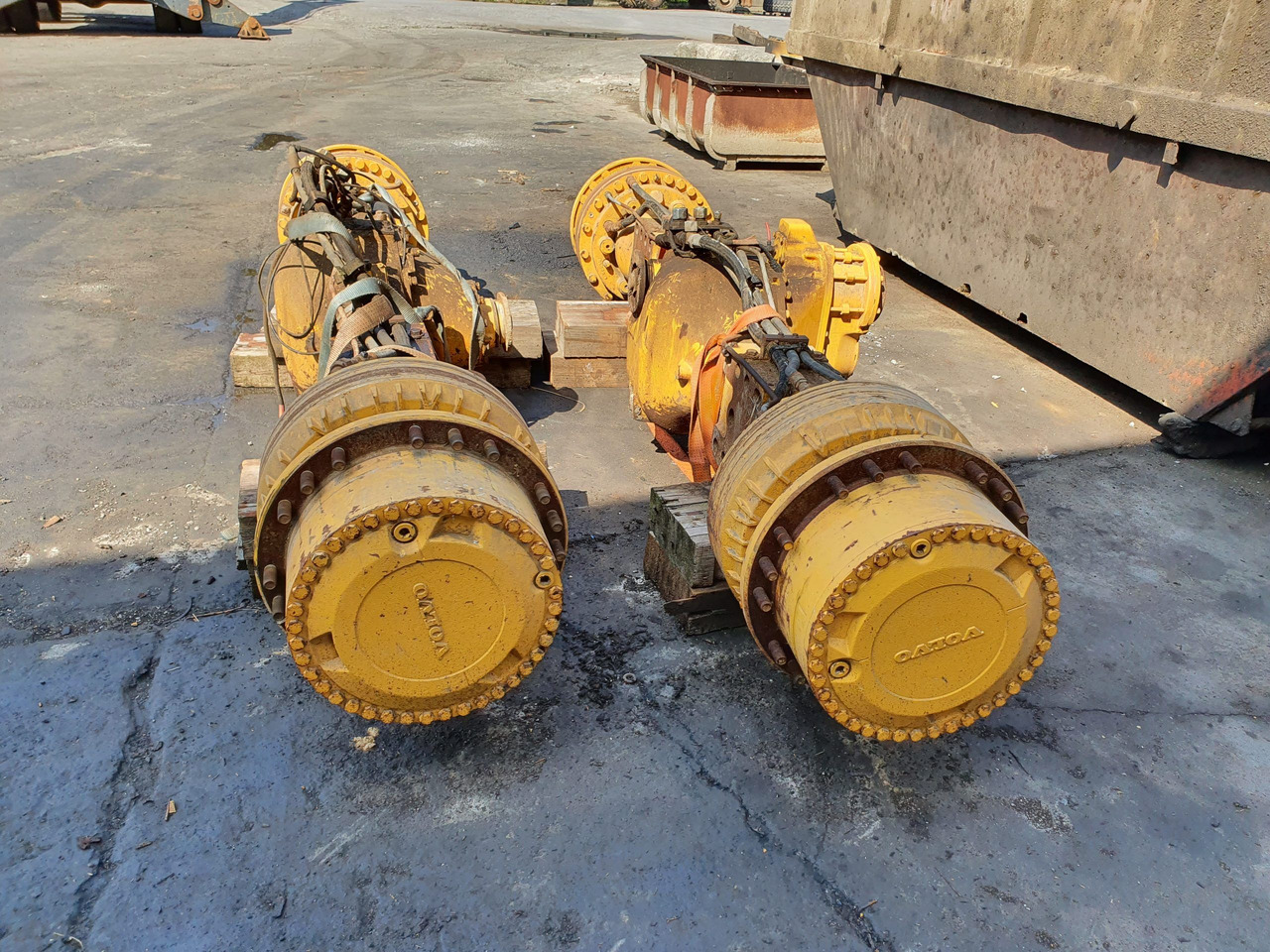 Eje y piezas EJES VOLVO A40D