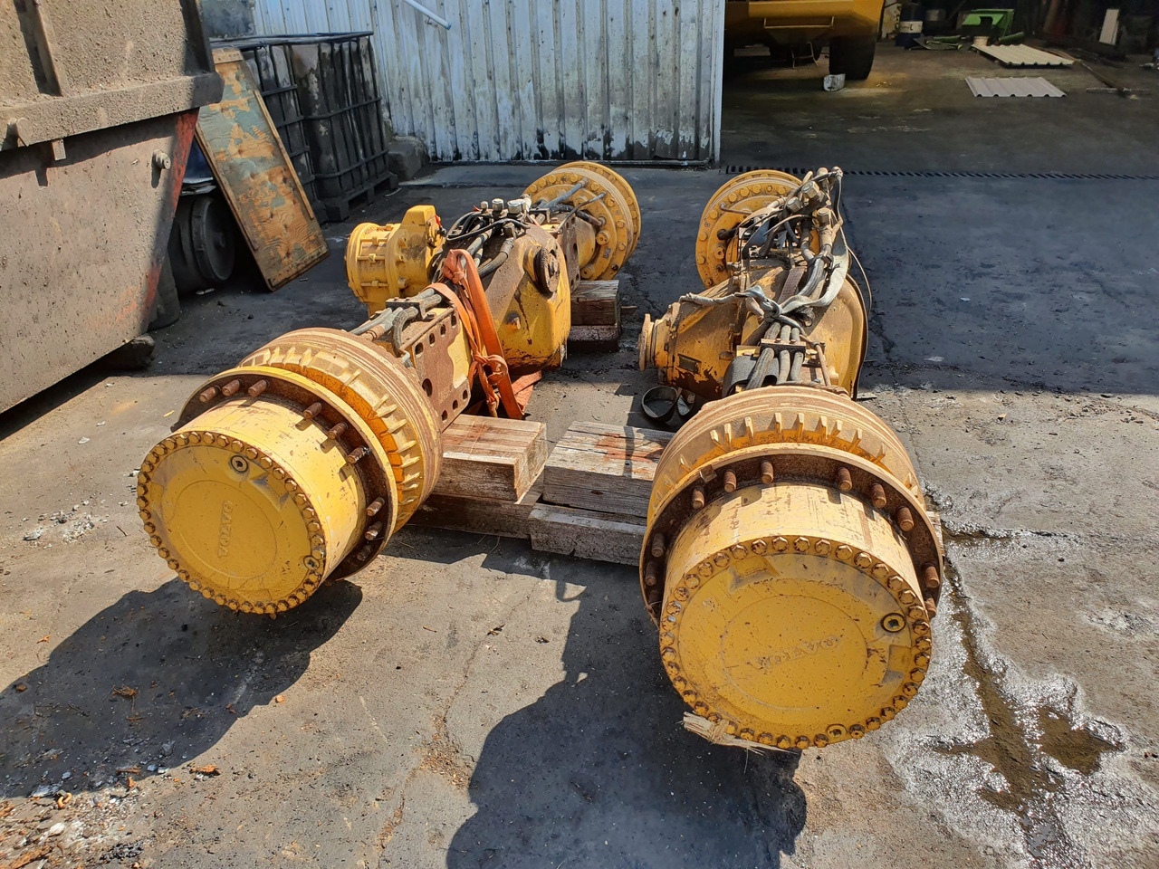 Eje y piezas EJES VOLVO A40D
