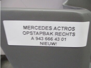 Cabina e interior para Camión Mercedes-Benz ACTROS A 943 666 43 01 OPSTAPBAK RECHTS MEGASPACE: foto 2