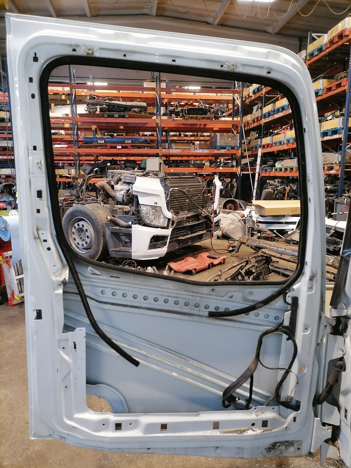 Puerta y piezas para Camión Mercedes-Benz MB uks, vasak A9607202303: foto 2
