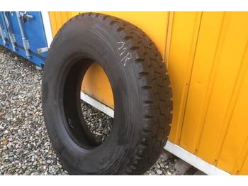 Neumático para Camión Michelin 11R22.5 148/145M runderneu: foto 1