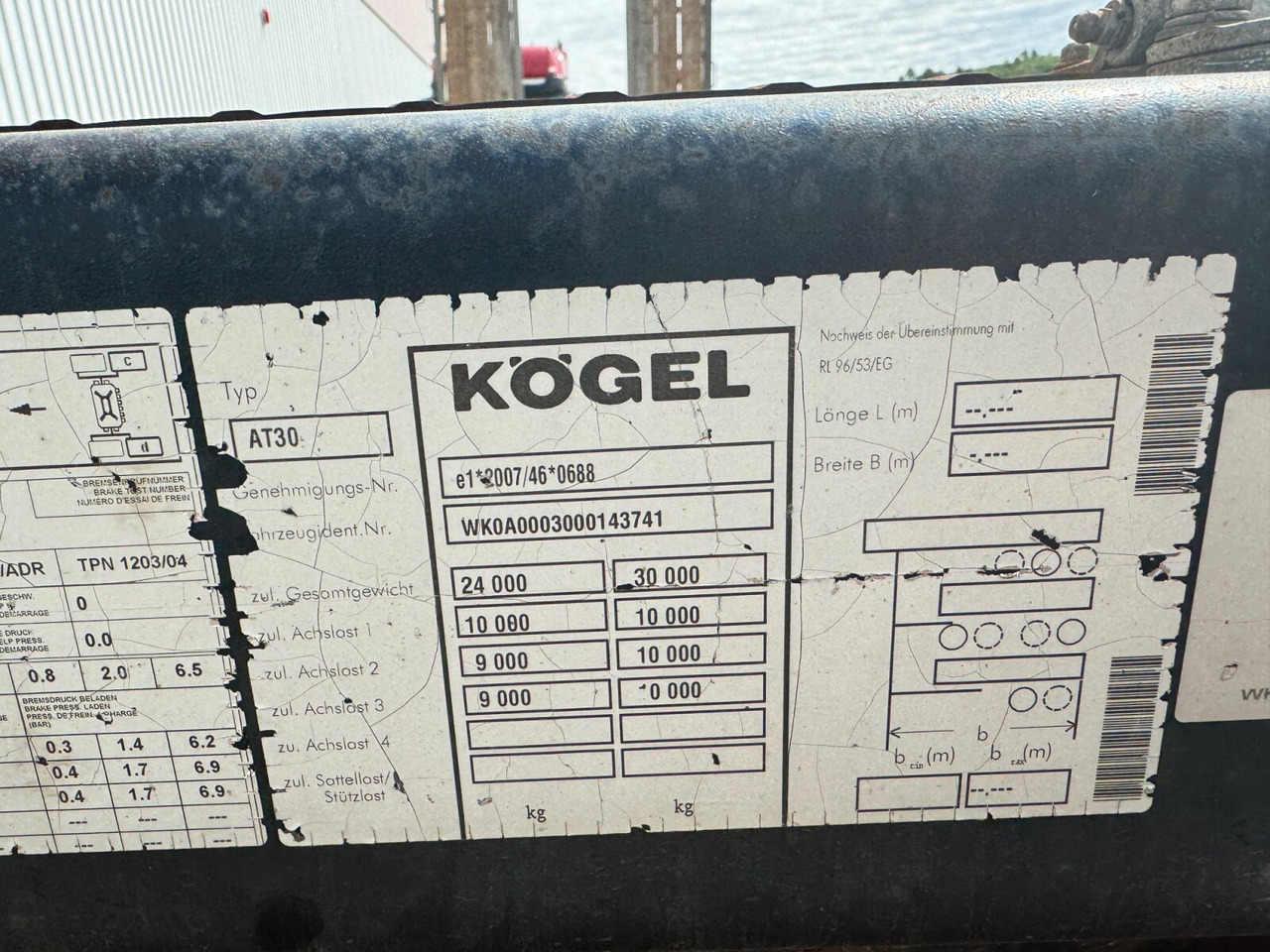 Remolque góndola rebajadas para transporte de equipos pesados Kögel AT 30 AT 30, Verbr. auf 3m, Baggerstielmulde: foto 6
