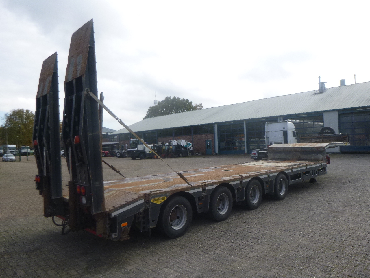 Semirremolque góndola rebajadas Broshuis 4-axle semi-lowbed trailer 71t + ramps + extendable: foto 4