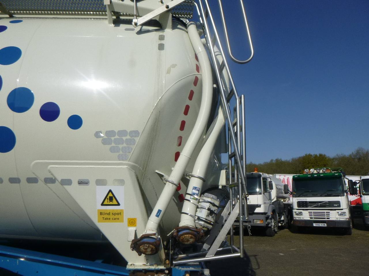 Semirremolque cisterna para transporte de harina Feldbinder Powder tank alu 60 m3 / Compressor diesel engine.: foto 10