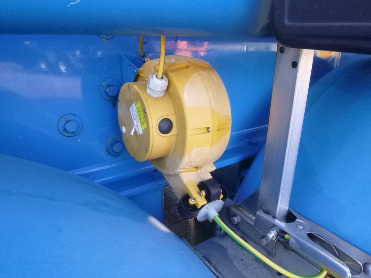 Semirremolque cisterna para transporte de harina Feldbinder Powder tank alu 60 m3 / Compressor diesel engine.: foto 19