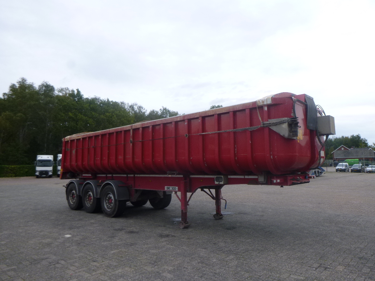 Semirremolque volquete Fruehauf Tipper trailer alu 34.6 m3 + tarpaulin: foto 2