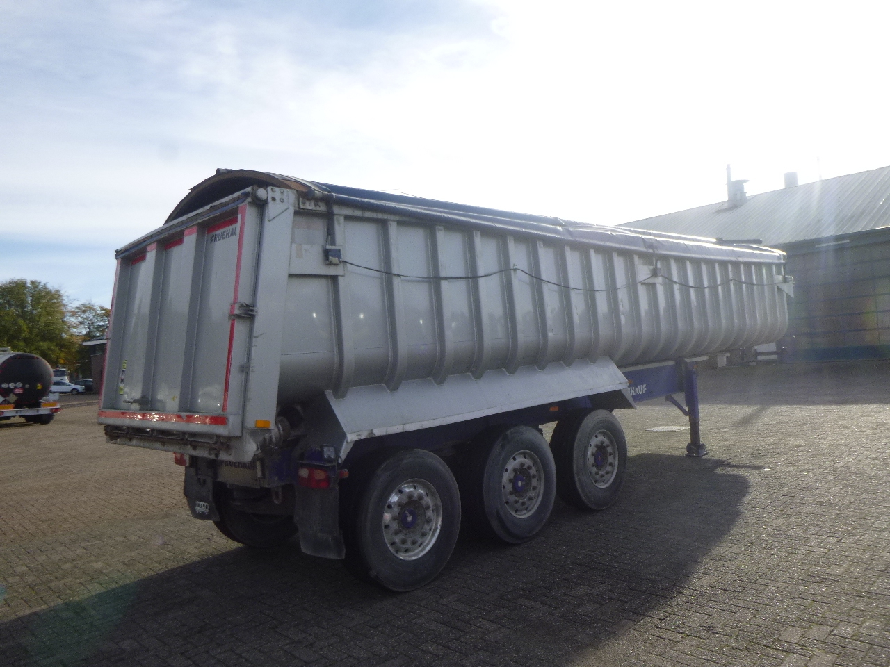 Semirremolque volquete Fruehauf Tipper trailer alu 35 m3 + tarpaulin: foto 4