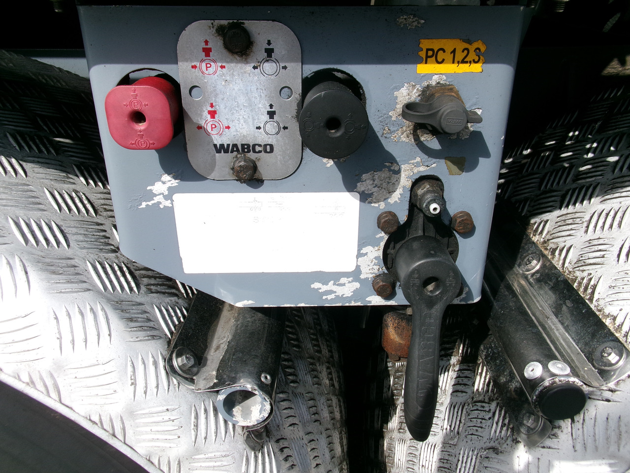 Semirremolque cisterna para transporte de combustible L.A.G. Fuel tank alu 44.5 m3 / 6 comp + pump: foto 19