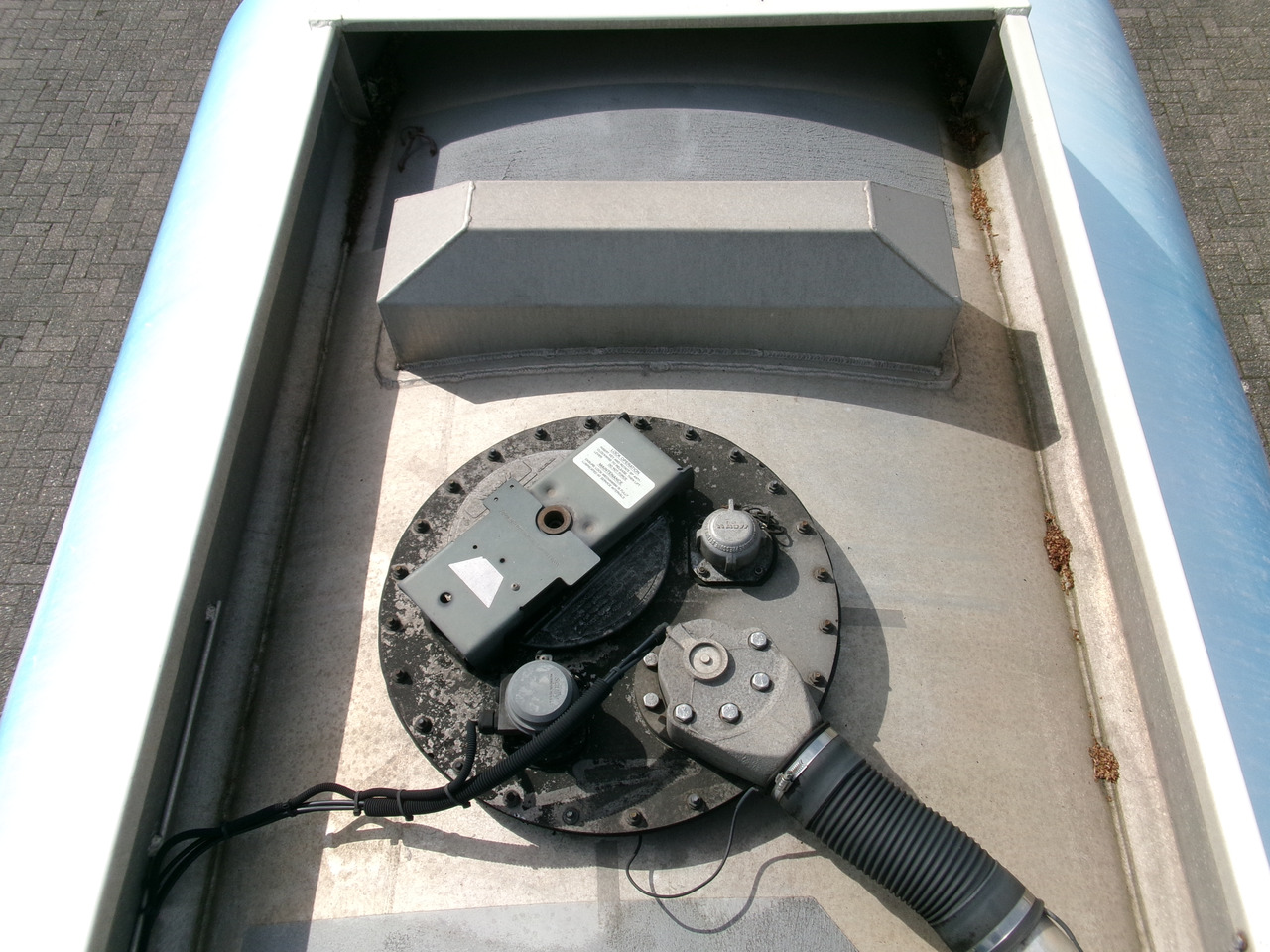 Semirremolque cisterna para transporte de combustible L.A.G. Fuel tank alu 44.5 m3 / 6 comp + pump: foto 21