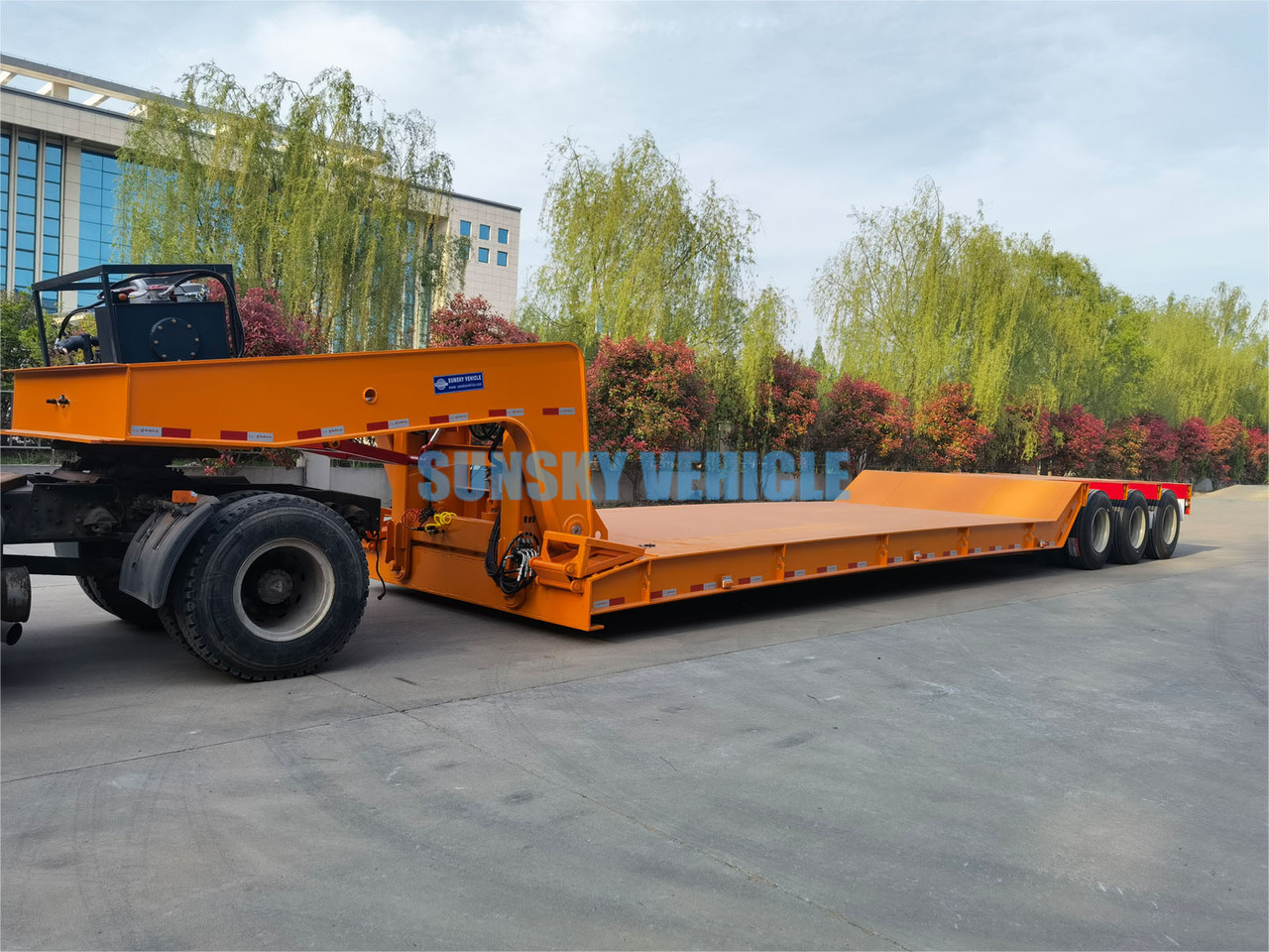 Semirremolque góndola rebajadas para transporte de equipos pesados nuevo SUNSKY 3 Axle 70 Tons detachable gooseneck lowbed trailer: foto 6