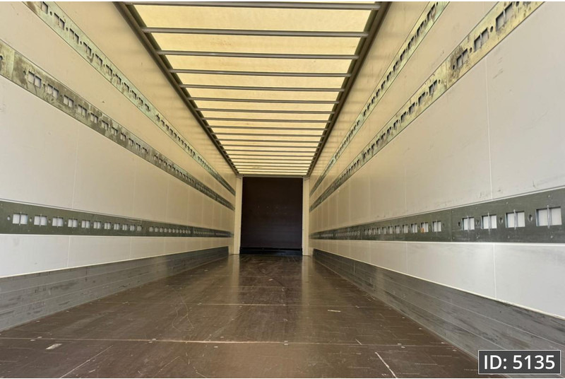 Semirremolque caja cerrada Krone SEK / Steering axle / More available