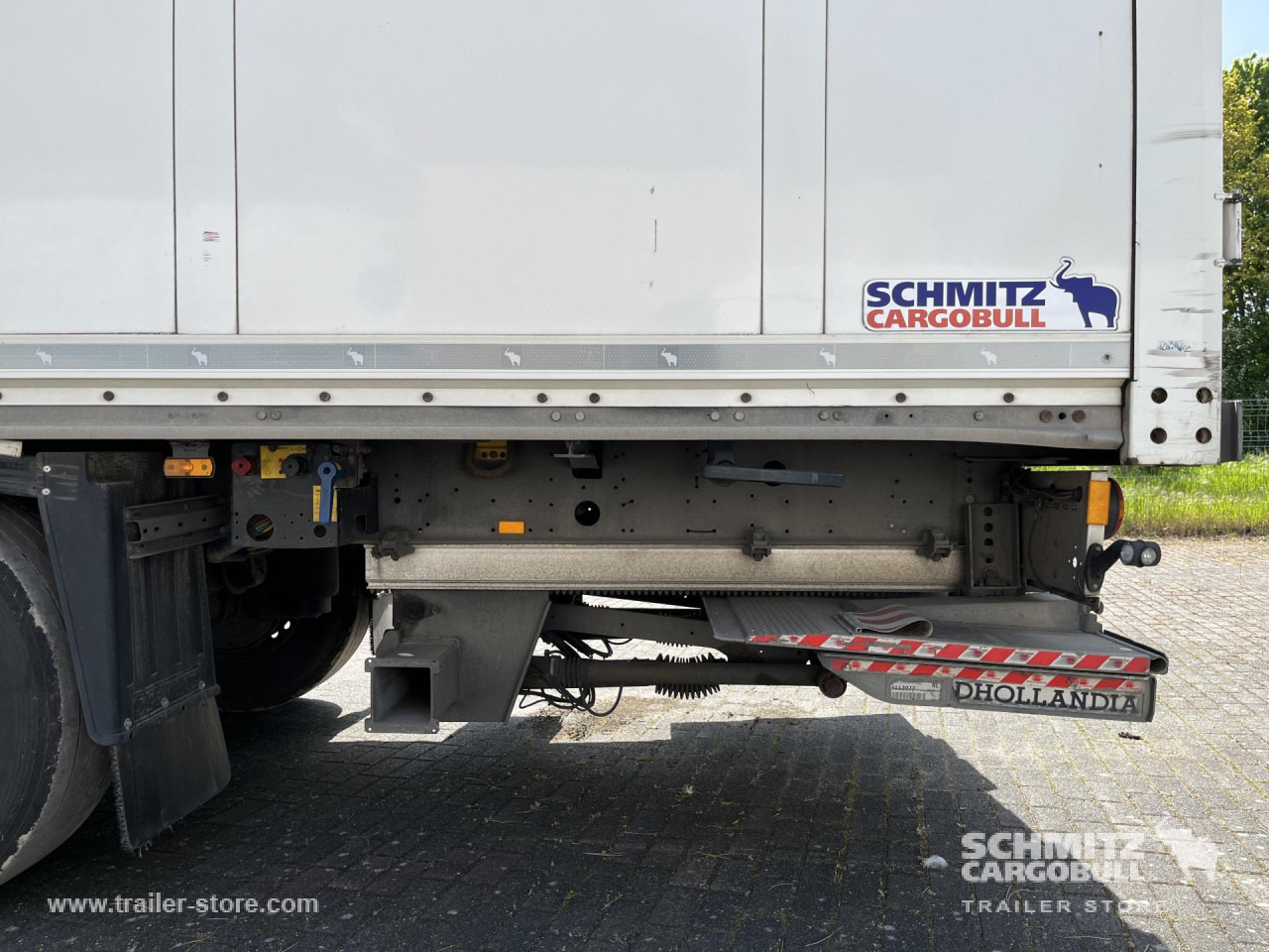 Semirremolque caja cerrada SCHMITZ Auflieger Trockenfrachtkoffer Standard Taillift