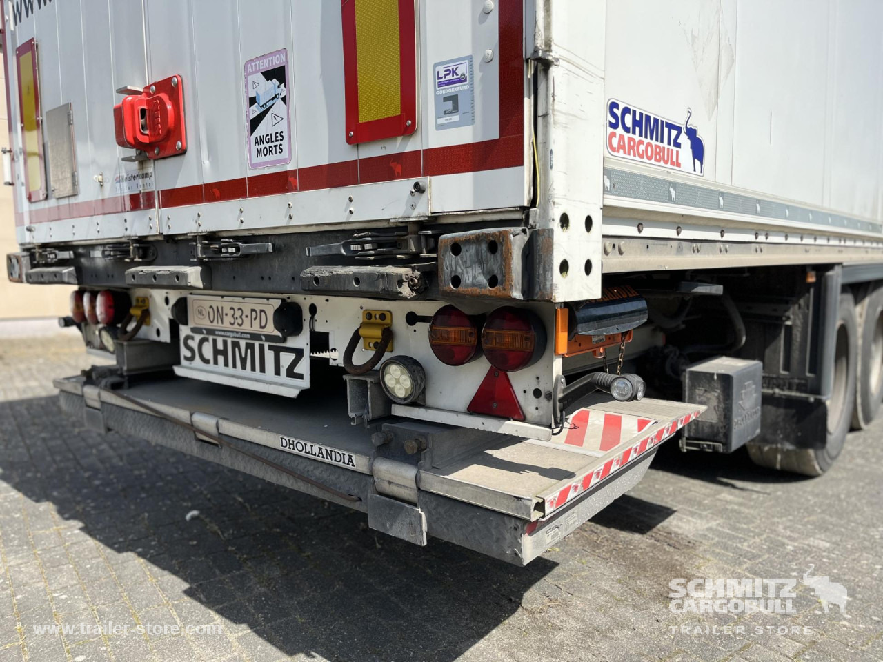 Semirremolque caja cerrada SCHMITZ Auflieger Trockenfrachtkoffer Standard Taillift