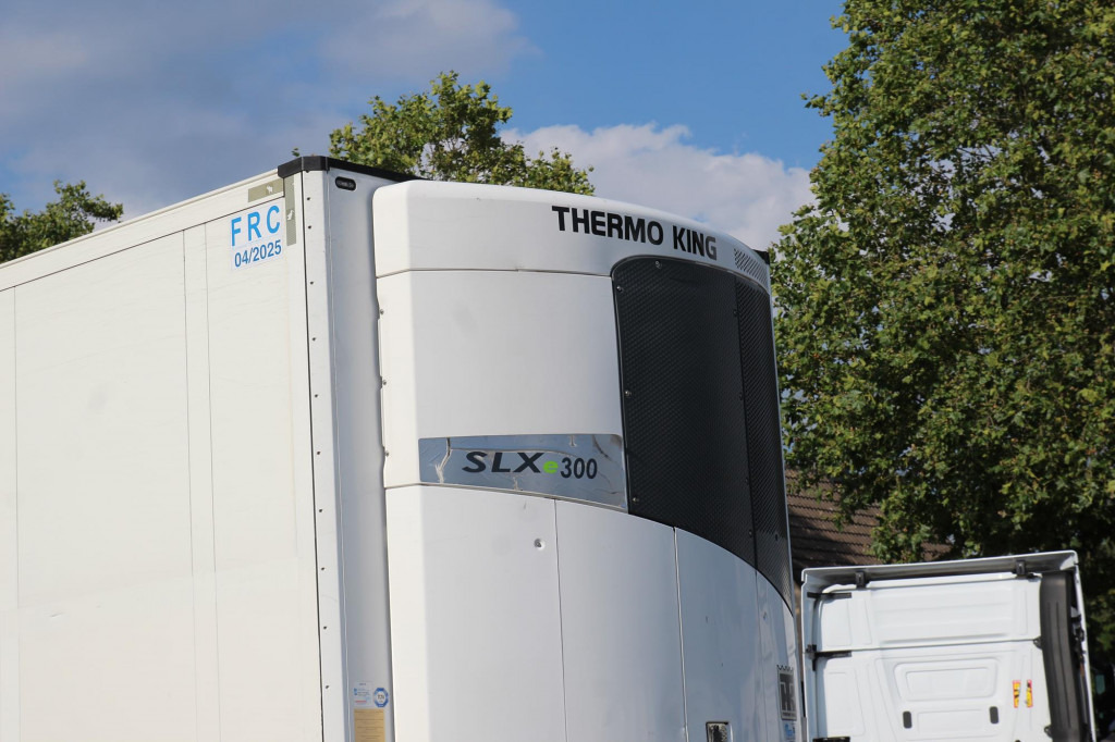 Semirremolque frigorífico SCHMITZ ThermoKing TK SLXe 300 FRC 2025  SAF 4.748 Std