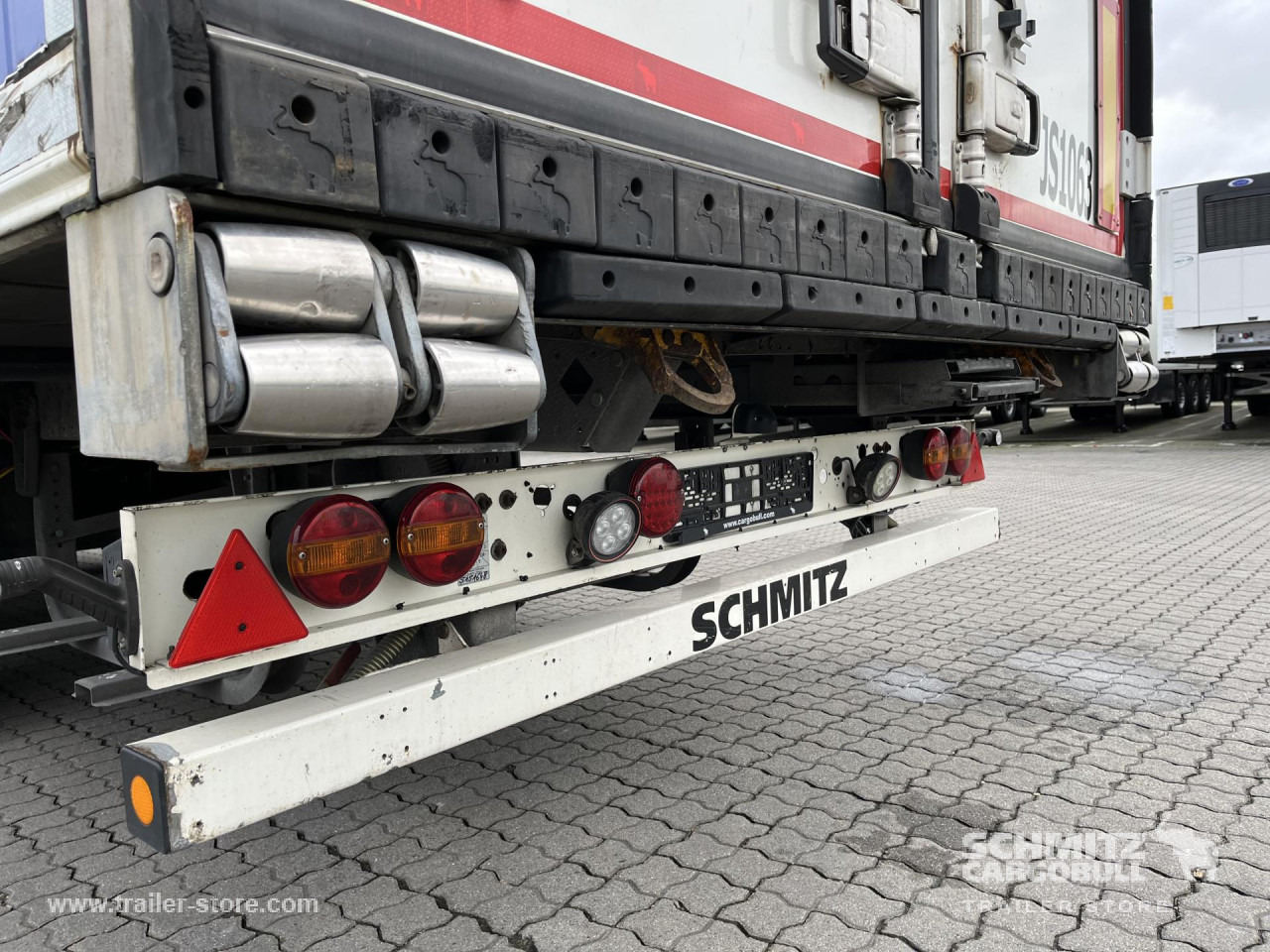 Semirremolque isotérmico SCHMITZ Auflieger Tiefkühler Multitemp Double deck