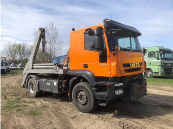 Camión portacontenedor de cadenas IVECO Trakker