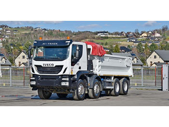 Camión volquete IVECO Trakker