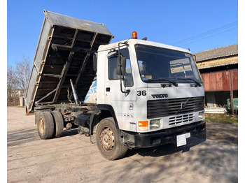 Camión volquete VOLVO FL7