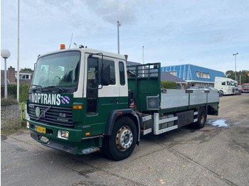 Camión caja abierta VOLVO FL6