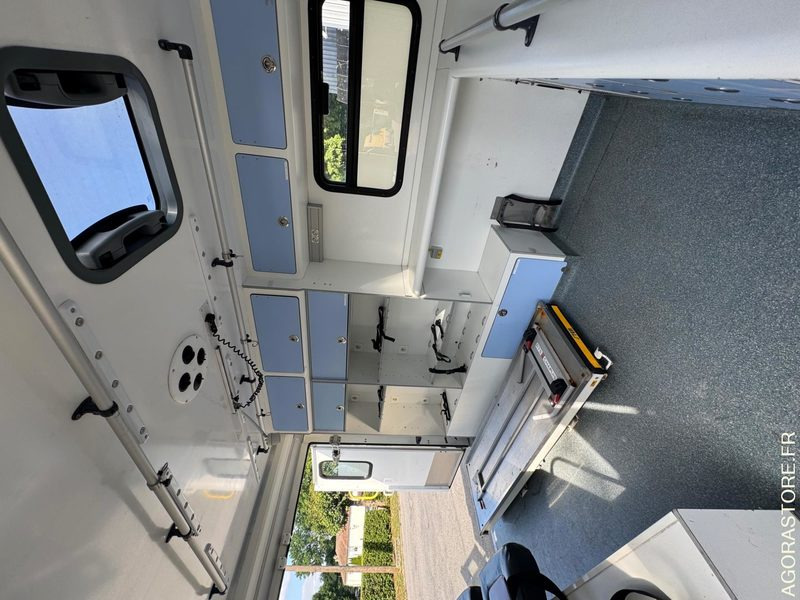 Ambulancia FIAT DUCATO SAMU / AMBULANCE - 2009 - 240 000 KM