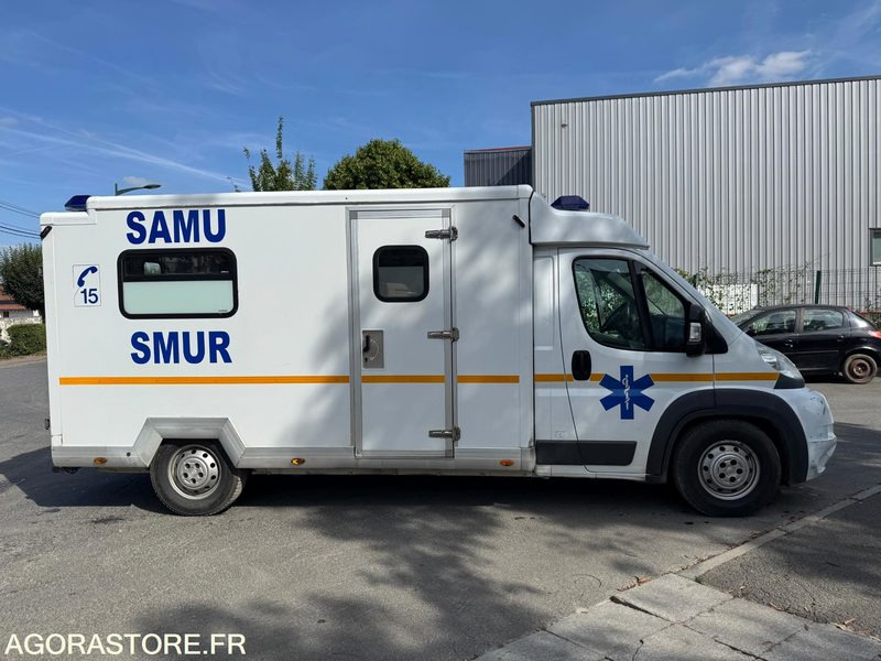 Ambulancia FIAT DUCATO SAMU / AMBULANCE - 2009 - 240 000 KM