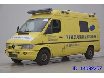 Ambulancia Mercedes-Benz Sprinter Sprinter 312D Ambulance
