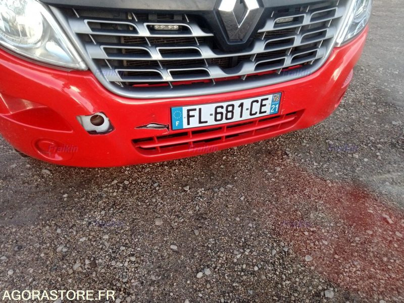 Ambulancia RENAULT MASTER L2H2 GRAND CONF 145CH / FL681CE / 2019 / 262021 kms