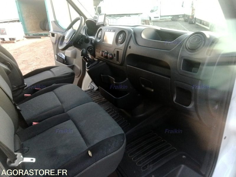 Ambulancia RENAULT MASTER L2H2 GRAND CONF 145CH / FL681CE / 2019 / 262021 kms