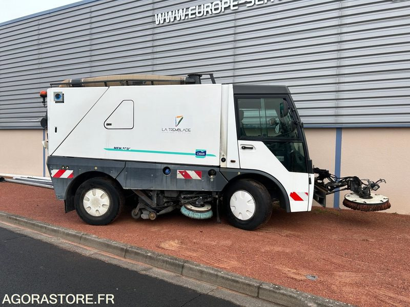 Barredora vial BALAYEUSE DE VOIRIE - AEBI - MFH 5500 - 2012 - 12 143 HEURES