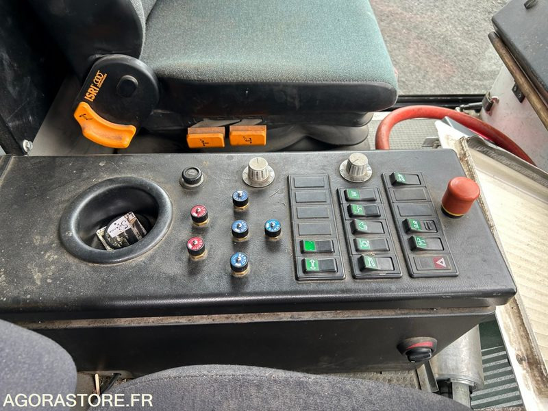 Barredora vial BALAYEUSE DE VOIRIE - BUCHER CITYCAT 5000 - 2007
