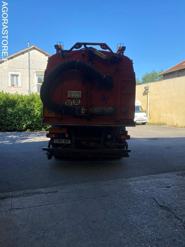 Barredora vial BALAYEUSE VOLVO ROUGE 6ROUES - ANNEE 2011- 298975KMS