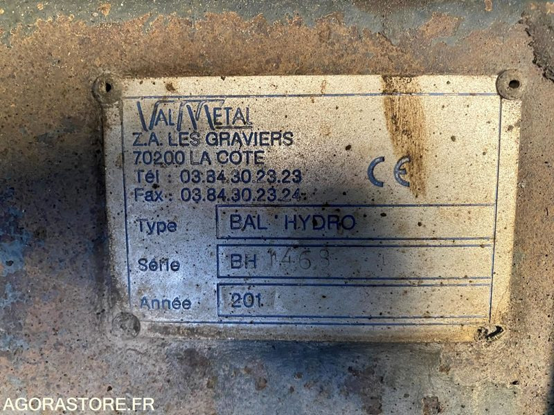 Barredora vial BALAYEUSE VOLVO ROUGE 6ROUES - ANNEE 2011- 298975KMS
