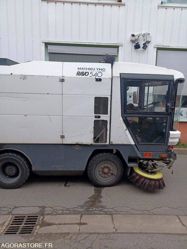 Barredora vial Balayeuse 4m3 RAVO 530
