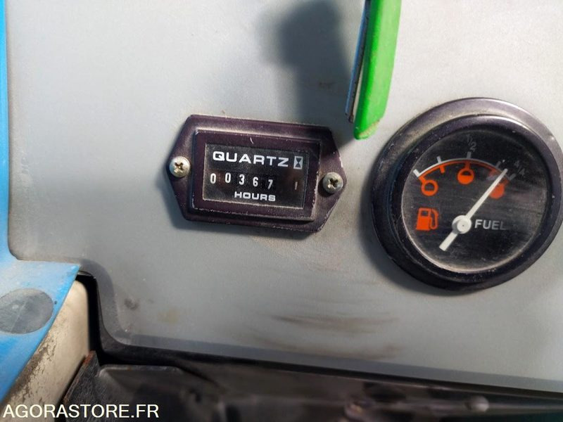 Barredora vial Balayeuse aspiratrice de trottoirs TENNANT LITTER HAWK 4100