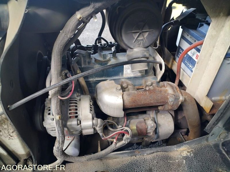 Barredora vial Balayeuse aspiratrice de trottoirs TENNANT LITTER HAWK 4100