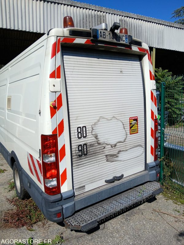 Barredora vial Iveco AB-141-NC