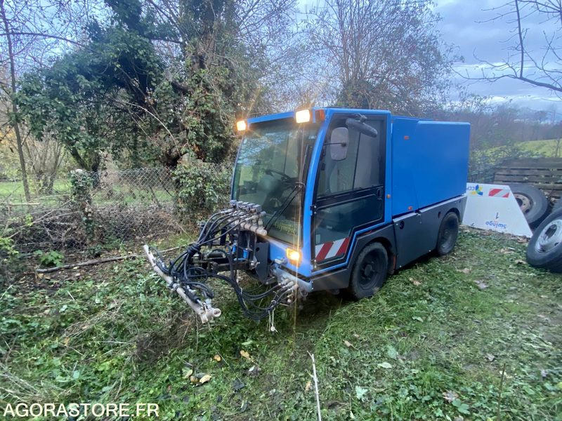 Barredora vial LOT DE DEUX BALAYEUSE SCHMIDT SWINGO 2001 ET 2003 + UNE BALAYEUSE BOSCHUNG 2001