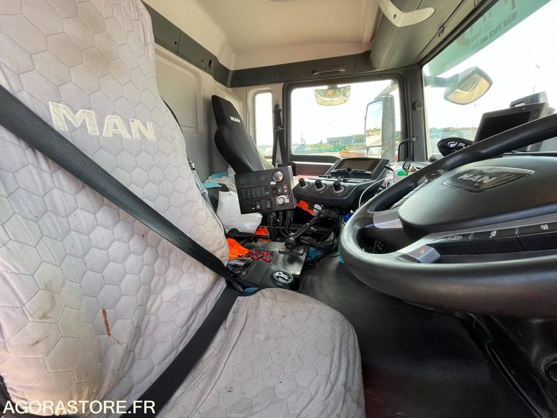 Barredora vial MAN EUROVOIRIE THP + Moteur auxiliaire John Deer - 2015 / 7300H (MA544)