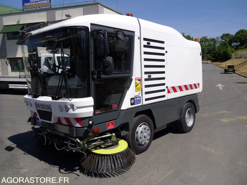 Barredora vial RAVO 560 E5 - Balayeuse Compacte 4m3 - 2013 / 120389 KM (CW333ZH)