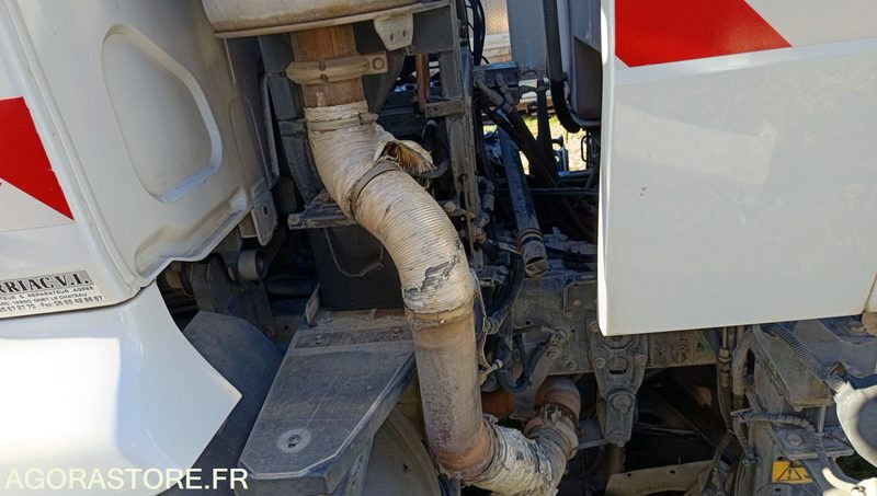 Barredora vial RENAULT MAJOR SCARAB - 2007 - 4730h