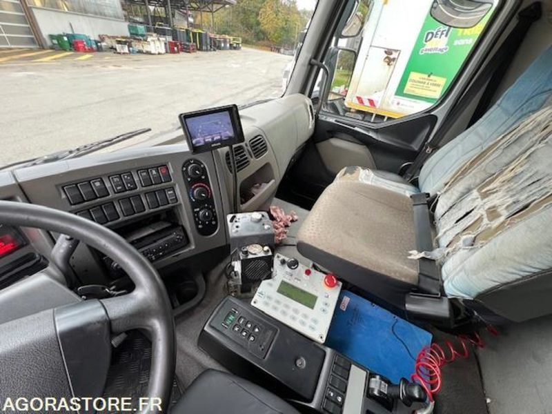Camión de basura BENNE A ORDURES MENAGERES RENAULT