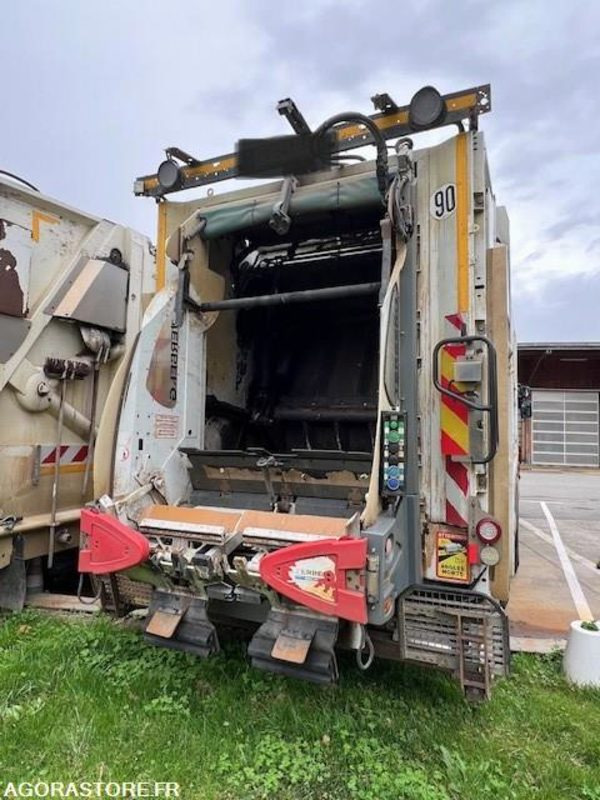 Camión de basura BENNE A ORDURES MENAGERES RENAULT