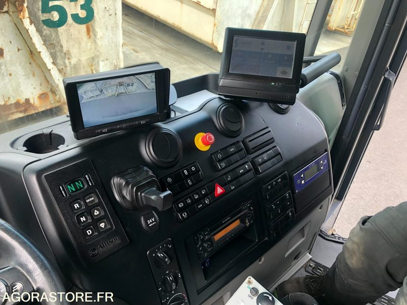 Camión de basura MERCEDES ECONIC (26t, 21 CV, 353 Cv, cabine bus, benne 23m3) - 138948 kms - 2018
