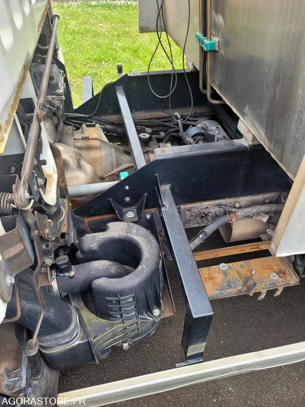 Camión de basura Mini benne à ordures ménagères NISSAN DIESEL AK-906-PP POUR PIECES