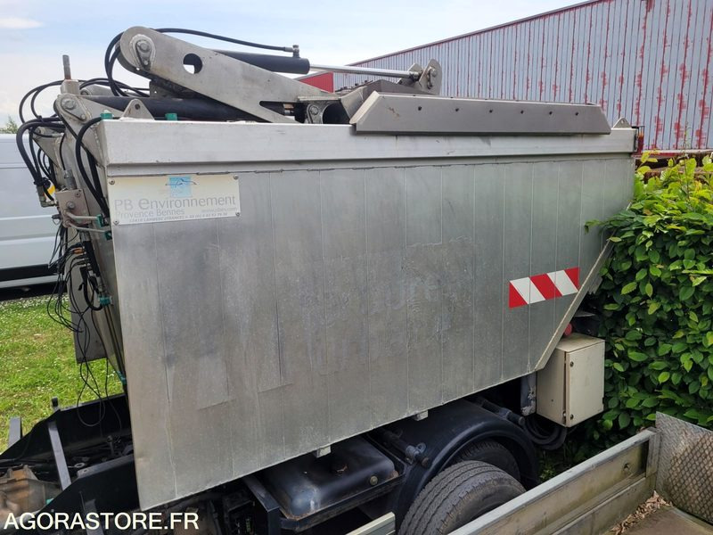 Camión de basura Mini benne à ordures ménagères NISSAN DIESEL AK-906-PP POUR PIECES