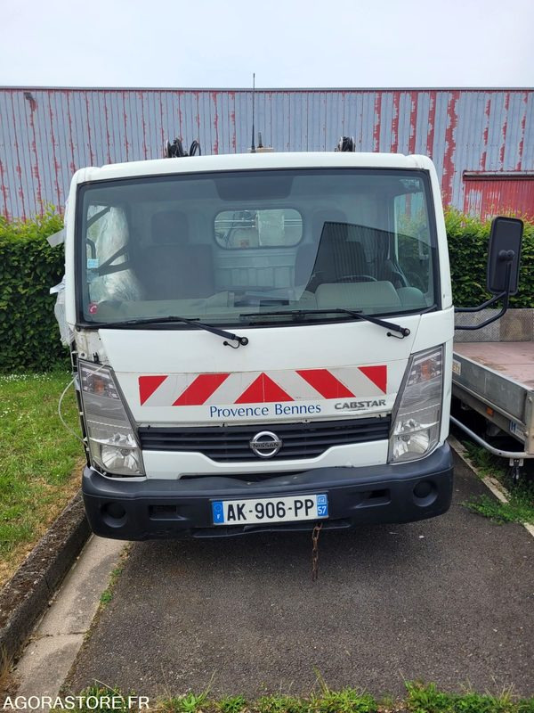 Camión de basura Mini benne à ordures ménagères NISSAN DIESEL AK-906-PP POUR PIECES