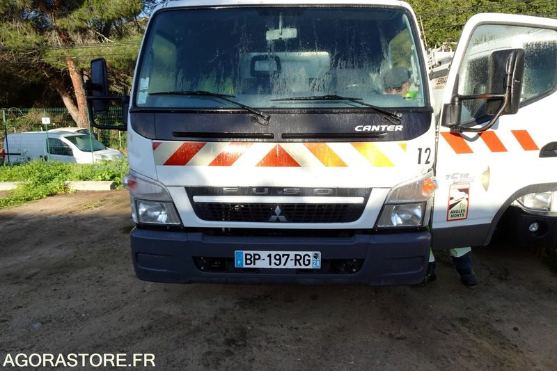 Camión de basura Mitsubishi Fuso