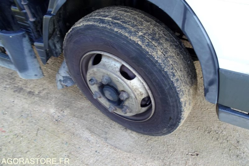 Camión de basura Mitsubishi Fuso